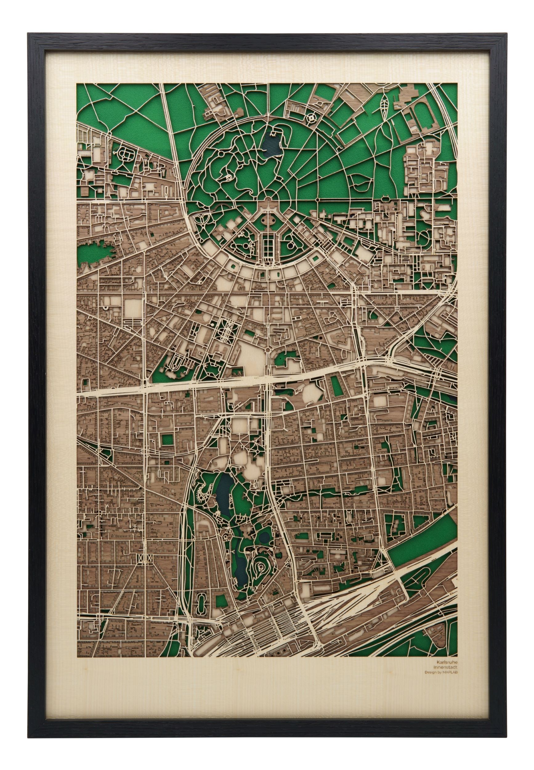 Hardhouten kaartkunst van het centrum van Karlsruhe. Buurt serie Maplab. Afmeting: 425*625mm gemaakt van Sycamore, Walnoot en Berken. voorzijde